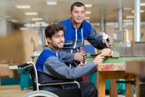 Beschäftigte einer inklusiven Werkstatt tauschen sich aus