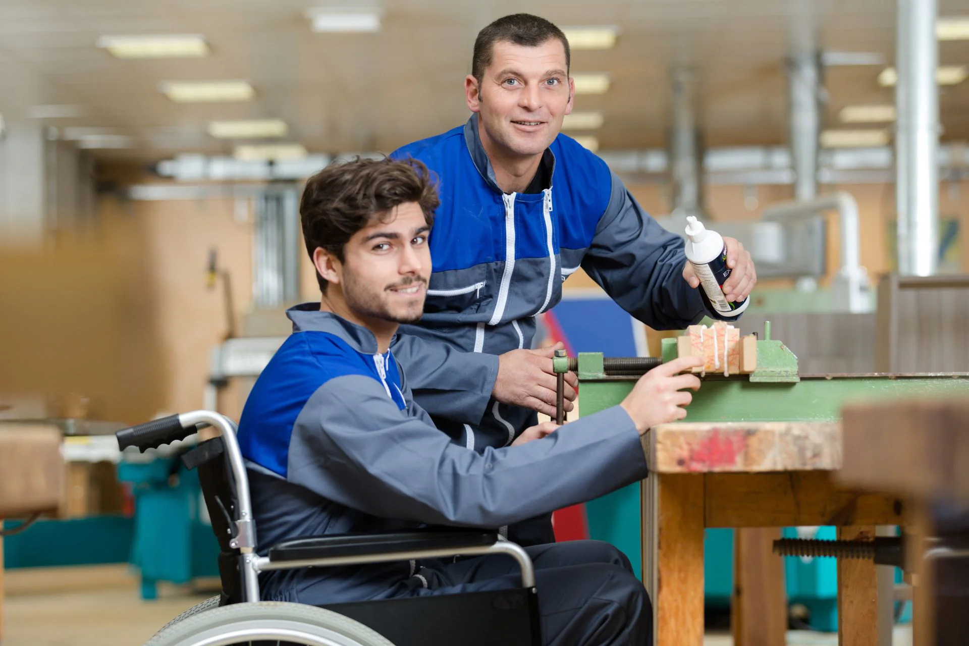 Beschäftigte einer inklusiven Werkstatt tauschen sich aus