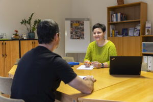 Ein Beratungsgespräch bei der Kirchenkreissozialarbeit Altenburger Land