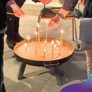 Kerzenschein und Musik: Benefizkonzert mit Julia Jünger in der Kirche