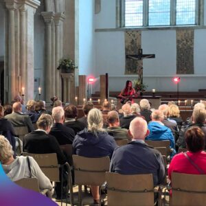 Singer-Songwriterin Julia Jünger begeistert zahlreiche Gäste