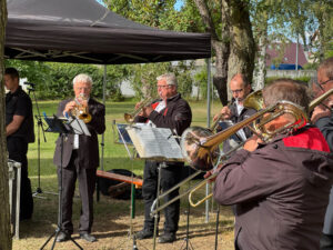 Der Posaunenchor untermalt die Andacht musikalisch