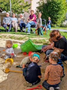 Kinderhaus Gottesschutz Ebersdorf - Generationentreff am Sandkasten