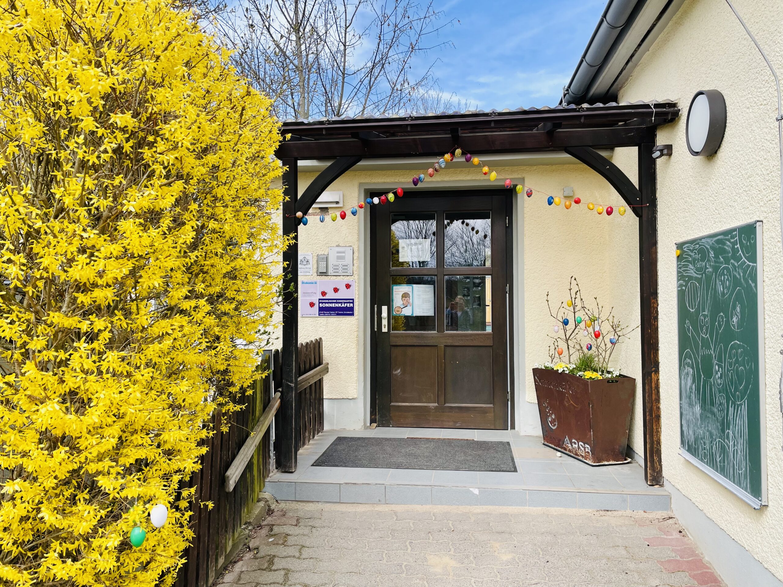 Kindergarten Sonnenkäfer Teichel Eingang