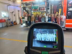 Kindergarten am Jakobsweg Kerspleben bei der Feuerwehr