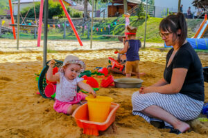 Kindergarten Senfkorn Rottenbach - im Sandkasten