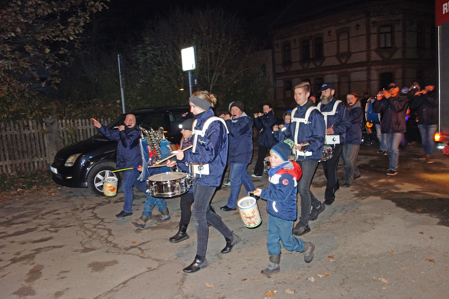 Martinstag - Umzug mit Spielmannszug zur Kirche
