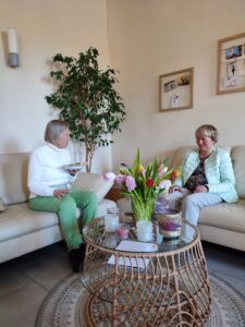 Frauenzentrum Waage_Saalfeld_zwei Frauen im Gespräch