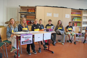 Freie Montessori-Gemeinschaftsschule Bad Lobenstein - Schüler im Klassenzimmer bei einer Projektarbeit