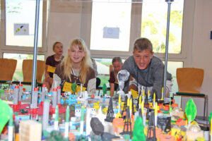 Freie Montessori-Gemeinschaftsschule Bad Lobenstein - Schüler bei einer Projektarbeit