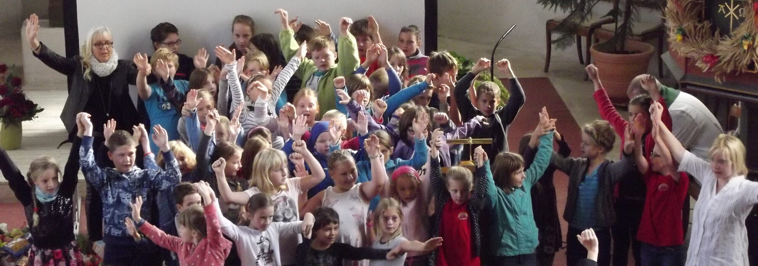 Freie Montessori-Gemeinschaftsschule Bad Lobenstein - Schüler singen im Chor