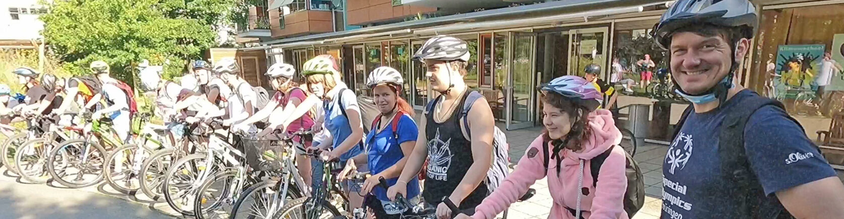 Johannes Landenberger Förderzentrum Johannes Falk in Weimar - Schüler mit Fahrrädern