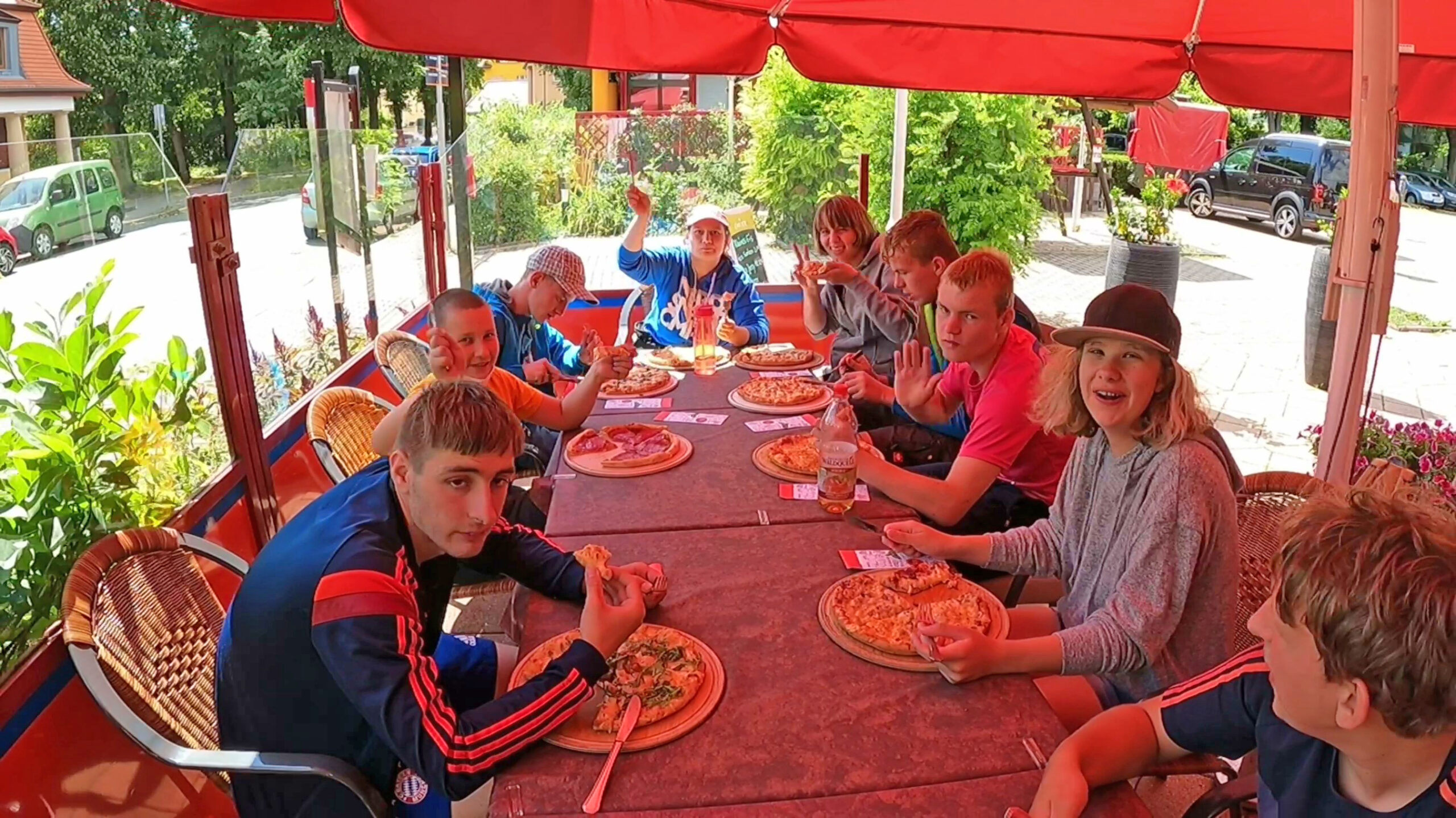 Johannes Landenberger Förderzentrum Johannes Falk in Weimar - Schüler im Sommercamp beim Essen