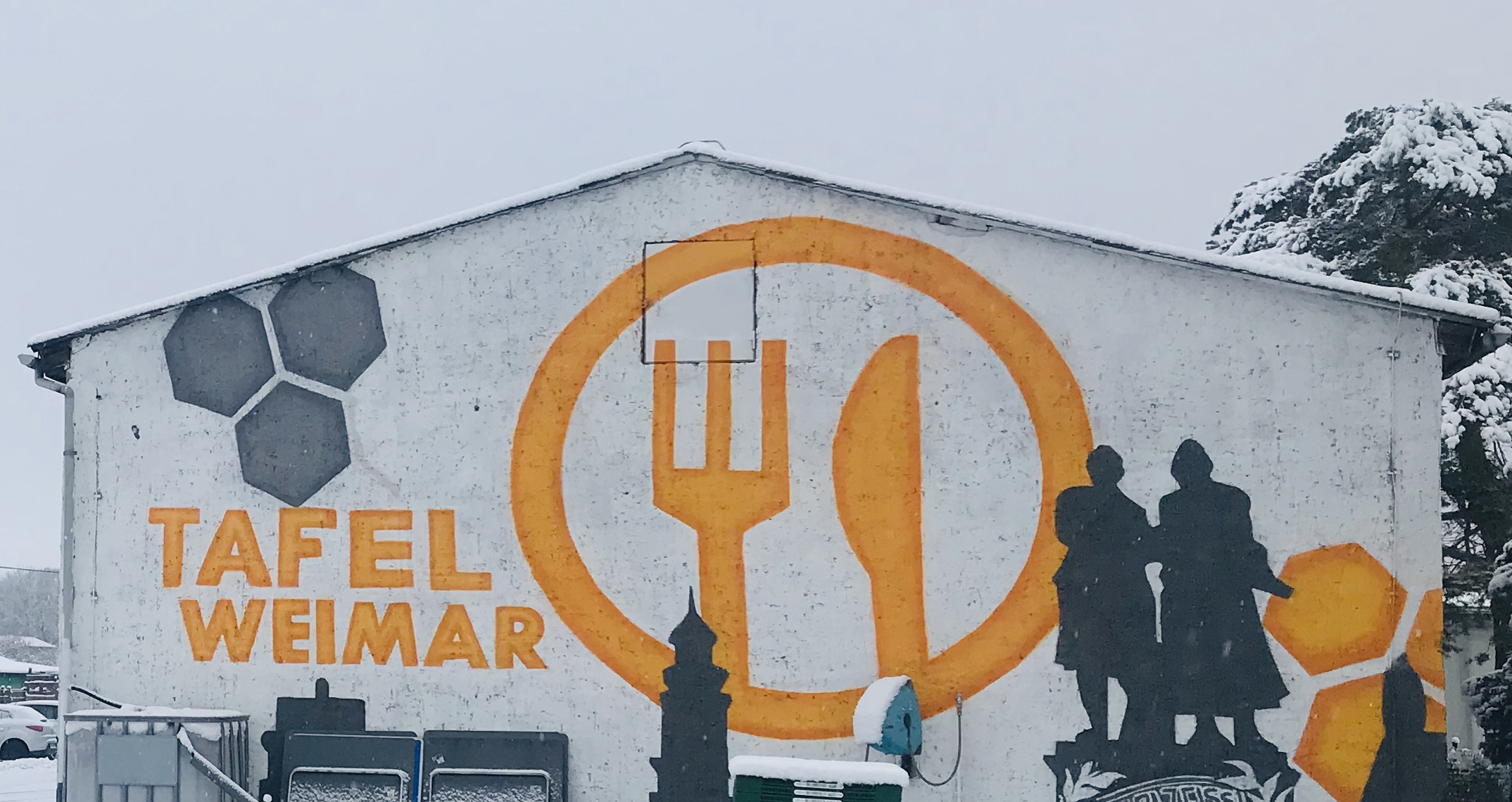 Sozialkontor Johannes Falk, Tafel Weimar, großes Logo am Giebel