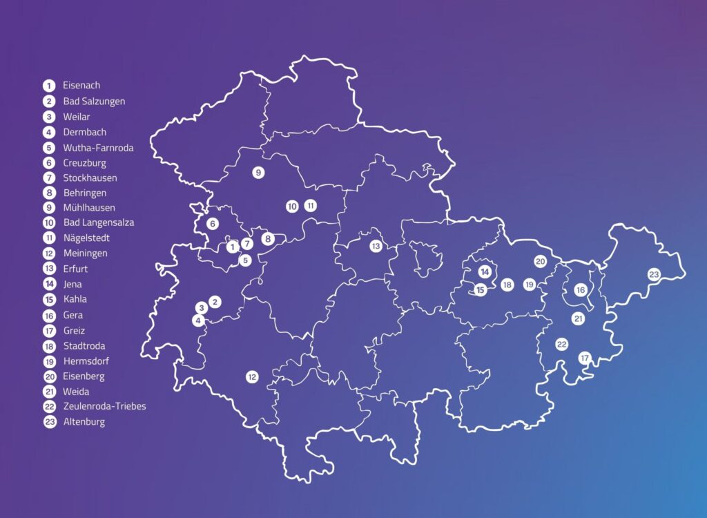 Abbildung einer Landkarte Thüringens, auf der mit weißen Punkten markiert ist, an welchen Orten Standorte der Diakoniestiftung Thüringen zu finden sind