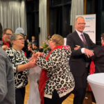 Gründungsfeier Diakoniestiftung Thüringen_012026 - mehre Menschen tanzen miteinander