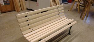 Holzwerkstatt-Werkstätten Christopherushof Altengesees_neue Gartenbank aus Holz