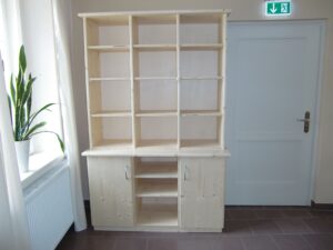 Holzwerkstatt-Werkstätten Christopherushof Altengesees_Schrank aus Holz