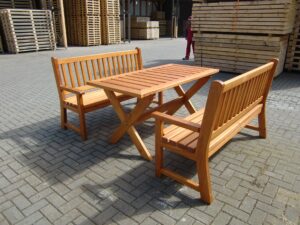 Holzwerkstatt-Werkstätten Christopherushof Altengesees_neue Gartenbänke und Tisch aus Holz