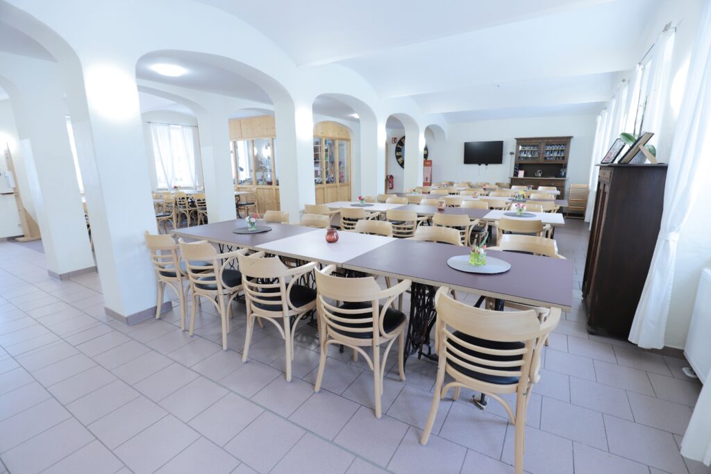 Landgut Holzdorf Blick in die Cafeteria