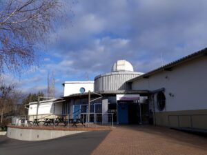 Blick auf die Sternwarte im Jugend- und Stadtteilzentrum Saalfeld