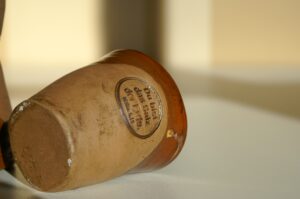 Werkstäten Christopherushof_brauner Tonbecher