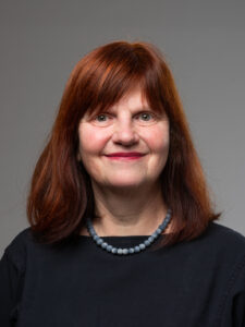 AGATHE-Ansprechpartnerin Beate Wyuik-Adam, eine Frau auf dem Bild zu sehen