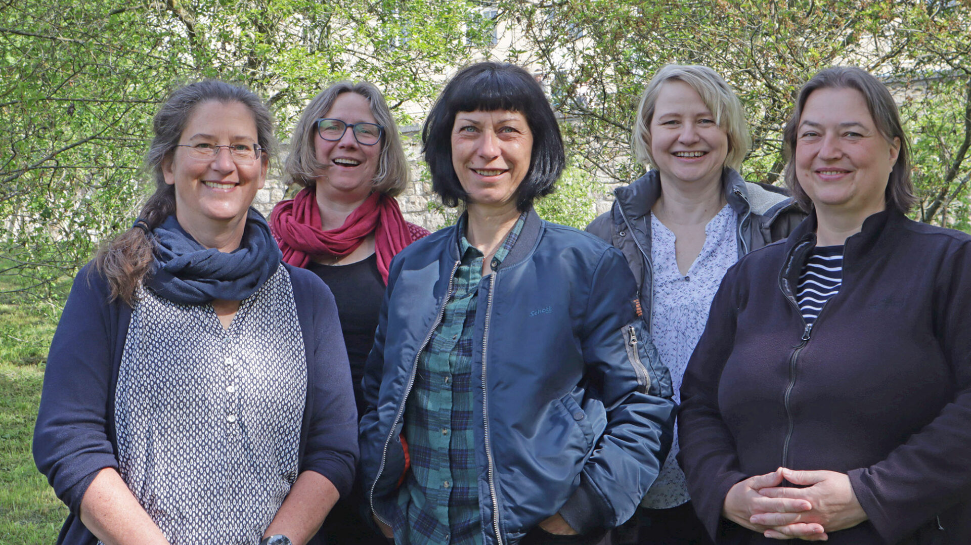 Ambulant betreutes Wohnen Landgut Holzdorf_Team-Bild, fünf Frauen sind zu sehen
