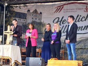 Tag der Diakonie in Bad Blankenburg - fünf Menschen auf der Festbühne
