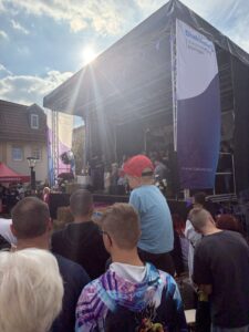 Tag der Diakonie in Bad Blankenburg - Blick zur Festbühne, viele Menschen