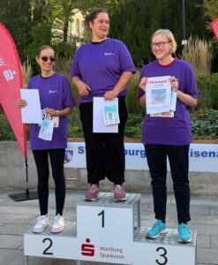 Wartburglauf Eisenach - drei Frauen bei der Siegerehrung