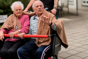 Rikscha fahren im Seniorenzentrum