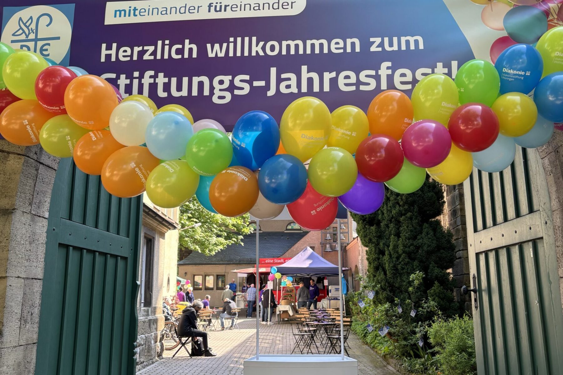 Eingang zum 154. Stiftungs-Jahresfest der Ev.-Luth. Diakonissenhaus-Stiftung Eisenach am Eisenacher Karlsplatz